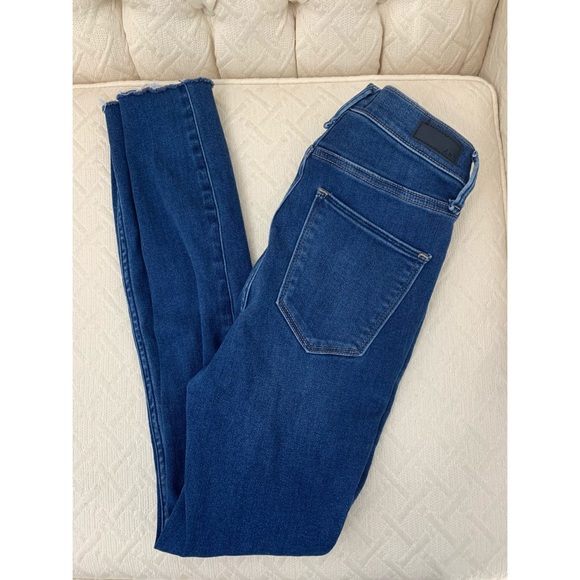 Abercrombie High Waisted Jeans - Picture 1 of 2